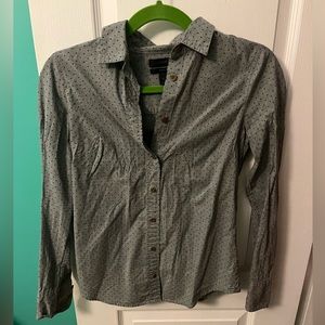 J. Crew womens perfect shirt in grey with tiny navy polka dots